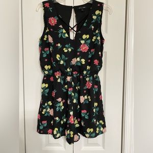 Cute Black Floral Shorts Romper Medium